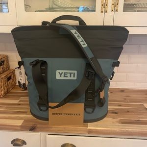Yeti Hopper M30 - NWT